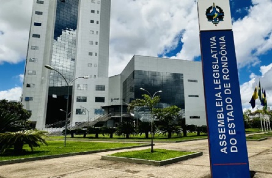 ALE-RO aprova projeto que exige autorização dos pais para atividades escolares sobre gênero